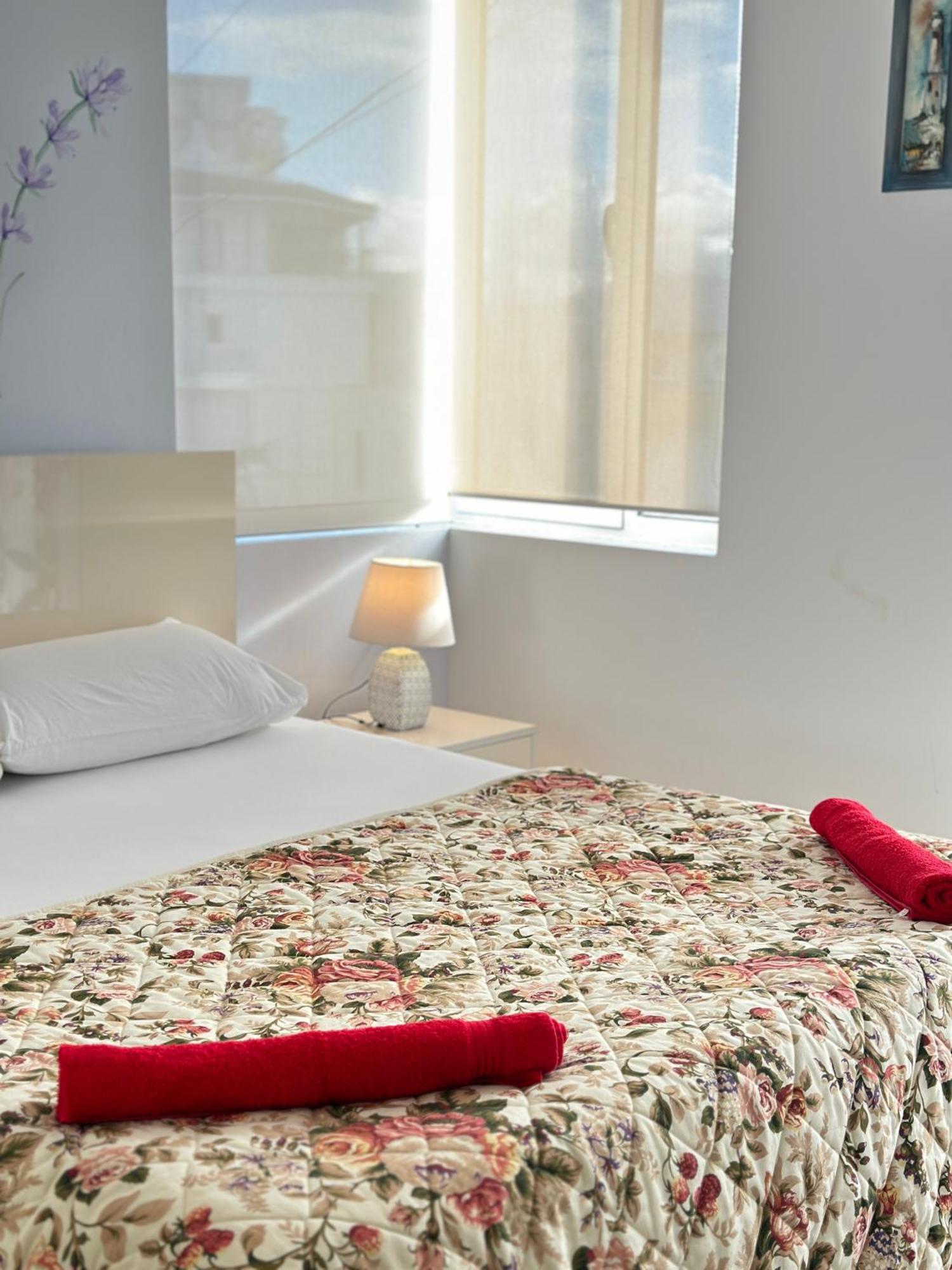סרנדה Violet Sea View Apartment מראה חיצוני תמונה